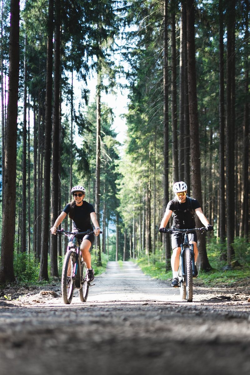 Mountainbiken im Gsiesertal mit Blick auf die Südtiroler Bergwelt